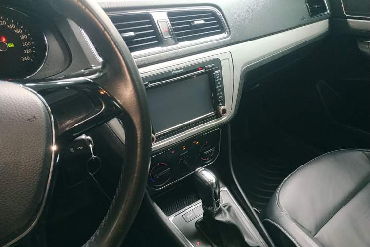 Used Volkswagen Gran Lavida 2015 230TSI DSG Comfort Edition
