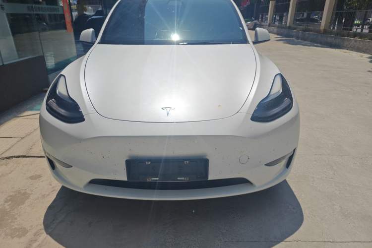 Used Tesla Model Y 2022 Long-Range All-Wheel-Drive Version Front