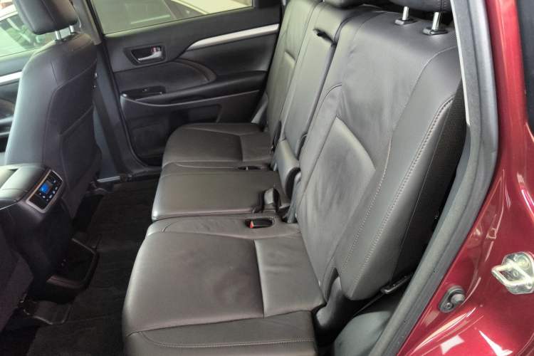 Used Toyota Highlander 2018 2.0T Four-Wheel Drive Luxury Edition 7 Seats China V Emission Standard
