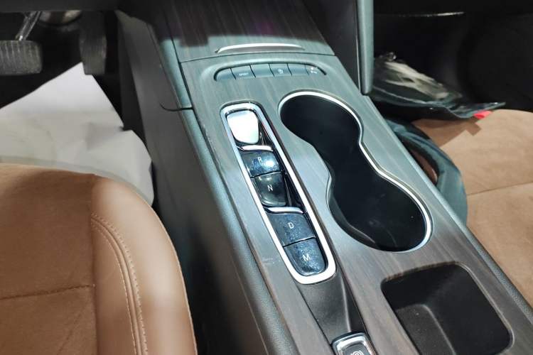 Used Buick Regal 2022 552T Smart Edition Gear Lever