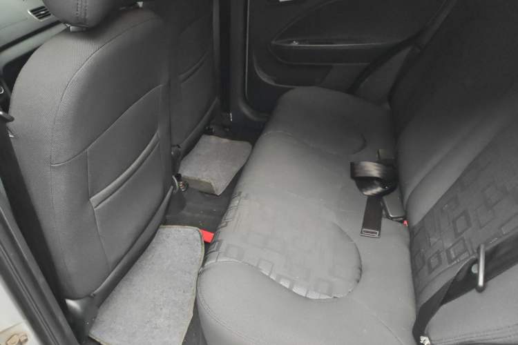 Used JAC Heyue A13RS 2014 CROSS 1.3L Manual Comfort Model
