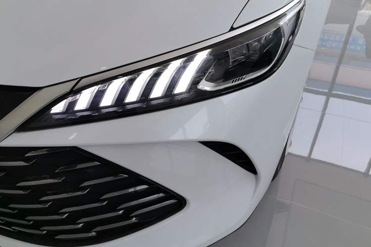 Used BYD Qin PLUS 2025 DM-i Smart Drive 120KM Superior Model