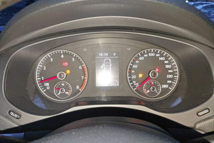 Used Volkswagen Sagitar 2012 1.4TSI Automatic Luxury Edition Instrument Cluster