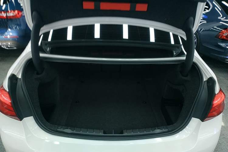 Used BMW 3 Series 2018 320Li Fashion Model
