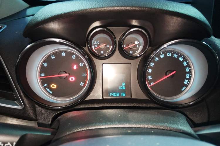 Used Buick Encore 2014 1.4T Manual Two-Wheel Drive Urban Sport Model
