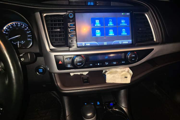 Used Toyota Highlander 2018 2.0T Four-Wheel Drive Luxury Edition 7 Seats China V Emission Standard