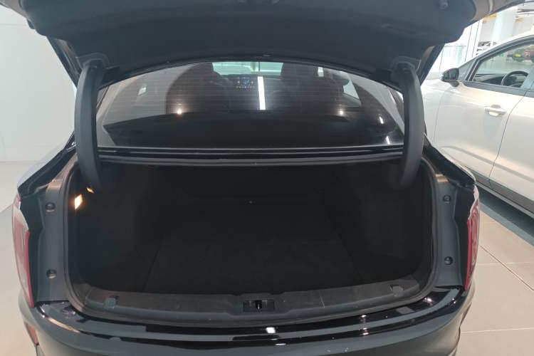 Used Hongqi E-QM5 2022 431 km Charge & Enjoy Edition
