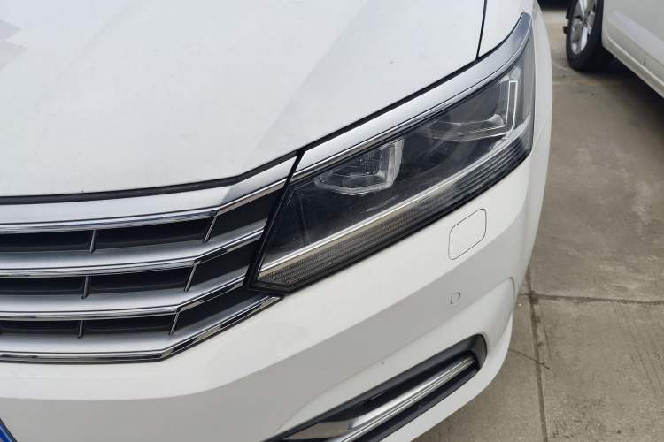 Used Volkswagen Passat 2016 330TSI DSG Prestige Edition Left Front Headlight