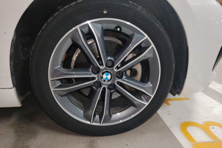 Used BMW 1 Series 2018 118i Sport Edition Right Front Wheel Hub