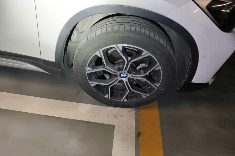 Used BMW X1 2020 sDrive20Li Premium Edition Right Front Wheel Hub