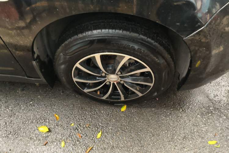 Used Venucia R50 2014 1.6L Automatic Splendid Edition