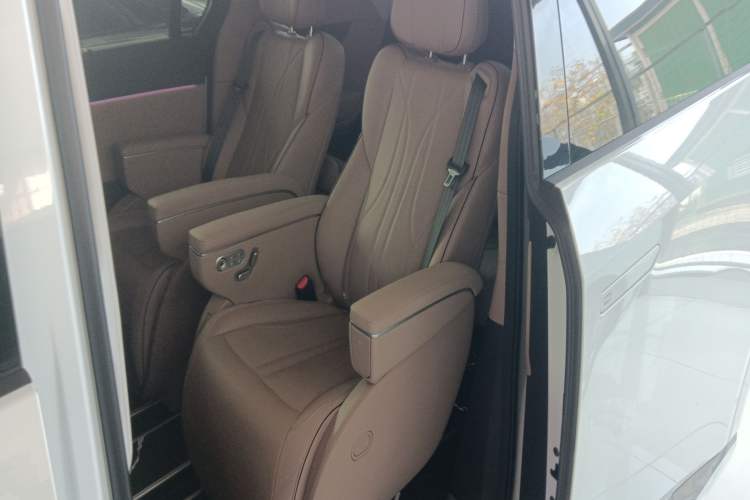 Used XPeng X9 2024 702 Ultra-Long Range Max
