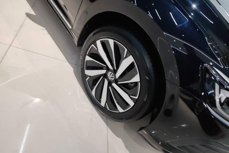 Used Volkswagen Passat 2025 Premium Version 380TSI Dragon Edition
