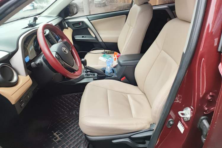 Used Toyota RAV4 2016 2.0L CVT Two-Wheel Drive Urban Edition China V Standard