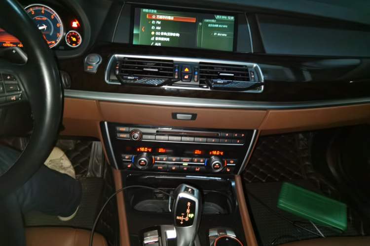 Used BMW 5 Series GT 2014 535i Leading Model
