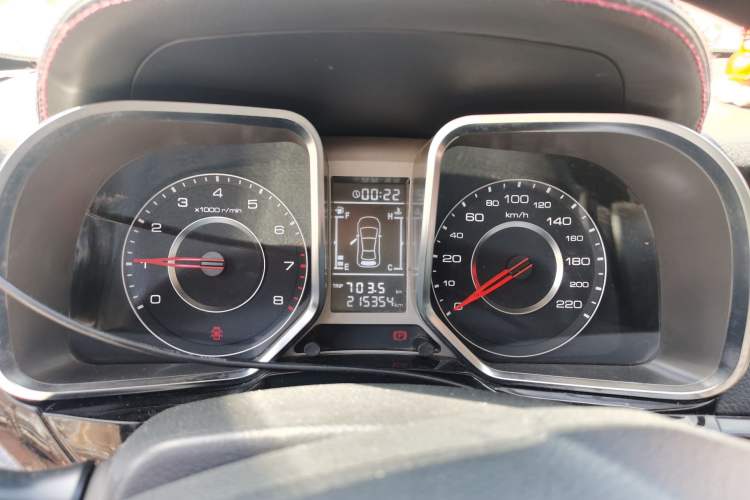 Used Zotye Domy X5 2015 1.5T Manual Luxury Version China IV Standard
