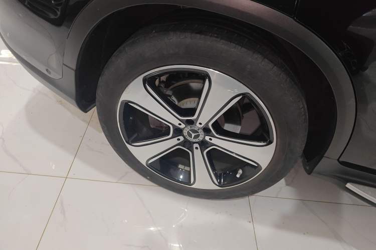 Used Mercedes-Benz GLC 2022 Refreshed GLC 300 L 4MATIC Dynamic Edition Prestige Version Right Rear Wheel Hub