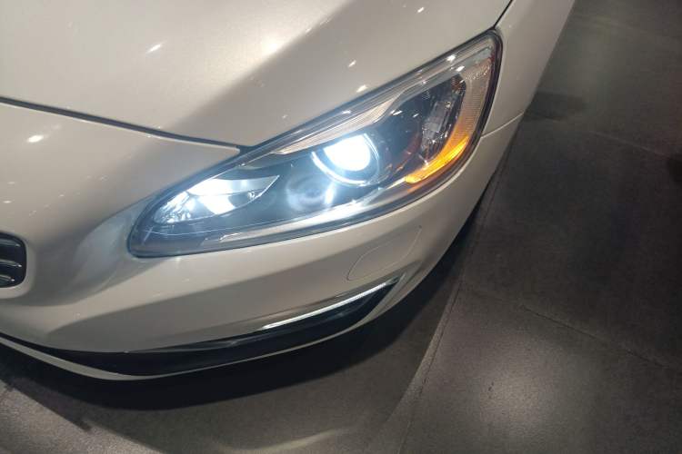 Used Volvo V60 2015 T5 Zhiya Edition