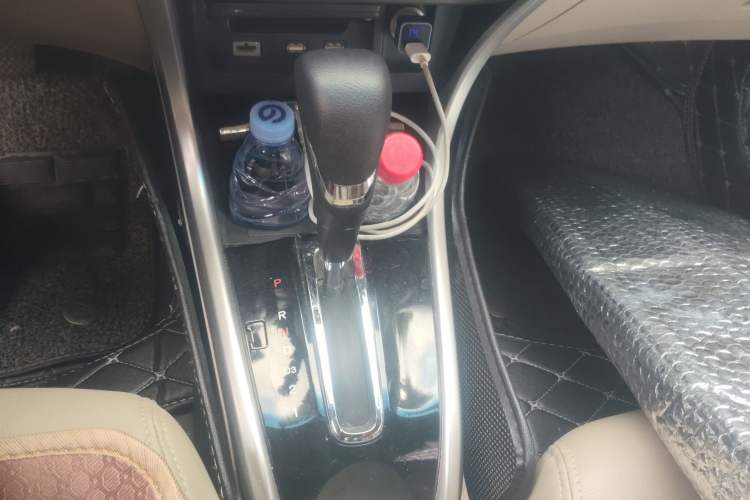 Used Honda Crider 2013 1.8L automatic luxury edition Gear Lever