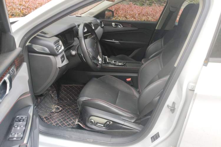 Used Lynk & Co 02 2019 1.5T DCT Two-Wheel Drive Pro Edition China VI Standard Left Front Seat