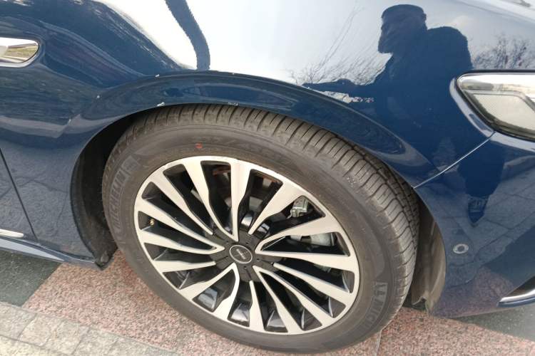 Used Lincoln Continental 2017 3.0T Four-Wheel Drive Presidential Edition Right Front Wheel Hub