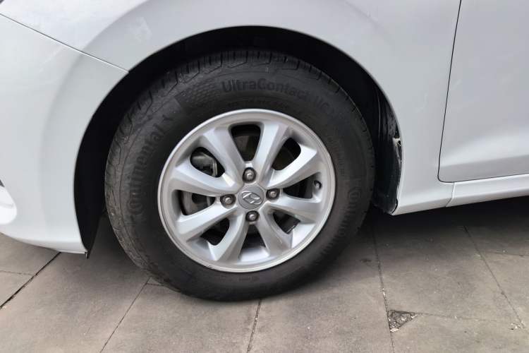 Used Hyundai Verna (older generation) 2017 1.4L Manual Huancai Edition China V Standard Left Front Wheel Hub