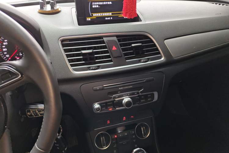 Used Audi Q3 2018 30th Anniversary Edition 35 TFSI Fashion Model Audio And AC Panel