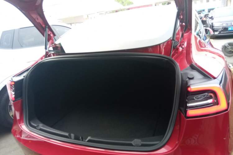 Used Tesla Model 3 2019 Long-Range Rear-Wheel-Drive Version Trunk