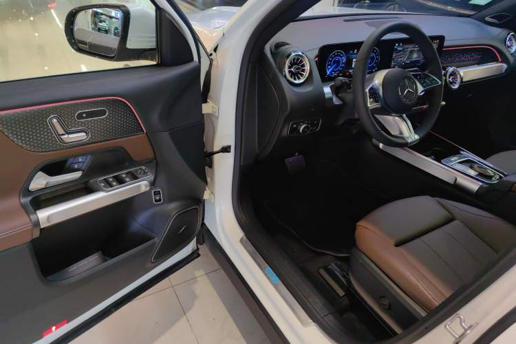 Used Mercedes-Benz EQB 2025 EQB 260
