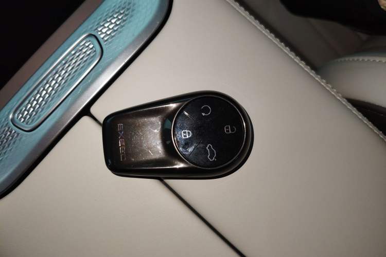 Used EXEED Stellar C-DM 2024 1.5T Long-Range Pro
