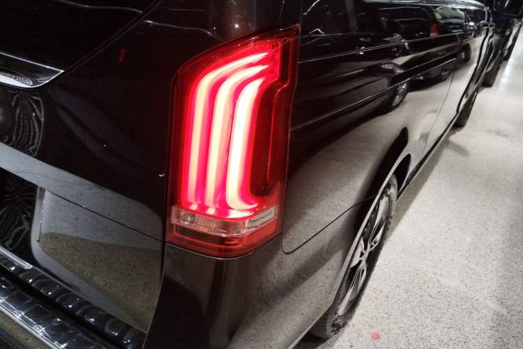 Used Mercedes-Benz V-Class 2020 V 260 L Long-wheelbase Luxury Edition Right Rear Taillight