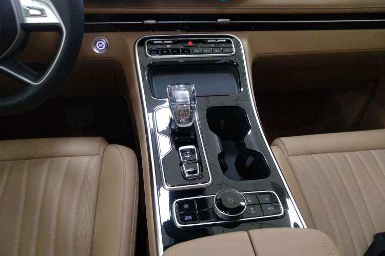 Used JAC Refine RF8 PHEV 2024 Zhiling Edition 1.5T 150KM Prestige Model – Lithium Iron Phosphate Gear Lever