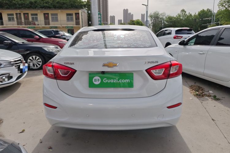 Used Chevrolet Cruze 2017 1.5L Automatic Pioneer Sunroof Edition
