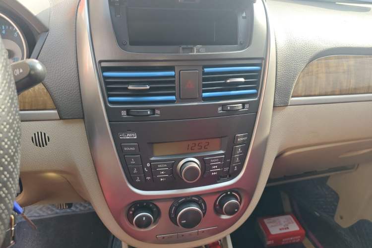 Used Buick Excelle 2015 1.5L Manual Classic Trim
