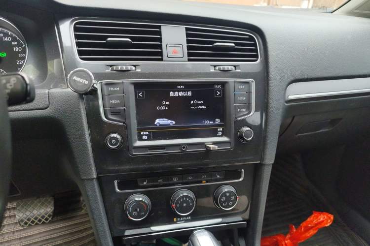 Used Volkswagen Golf 2017 230TSI Automatic Luxury Million-Vehicle Commemorative Edition