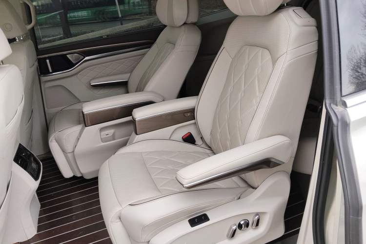 Used Volkswagen Viloran 2020 380TSI Prestige Edition
