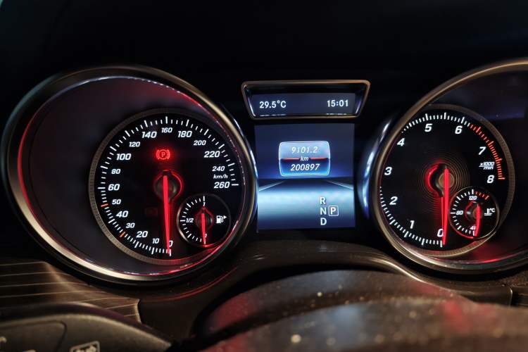 Used Mercedes-Benz GLE 2019 GLE 320 4MATIC Dynamic Edition Prestige Model Odometer Close Up