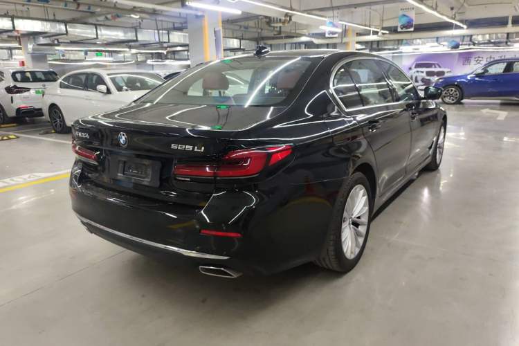 Used BMW 5 Series 2022 Second Facelift 525Li Luxury Package
