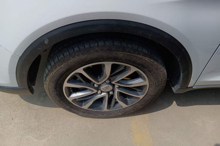 Used Baojun 730 2021 1.5L Manual Fashion Version 7 Seats Left Front Wheel Hub