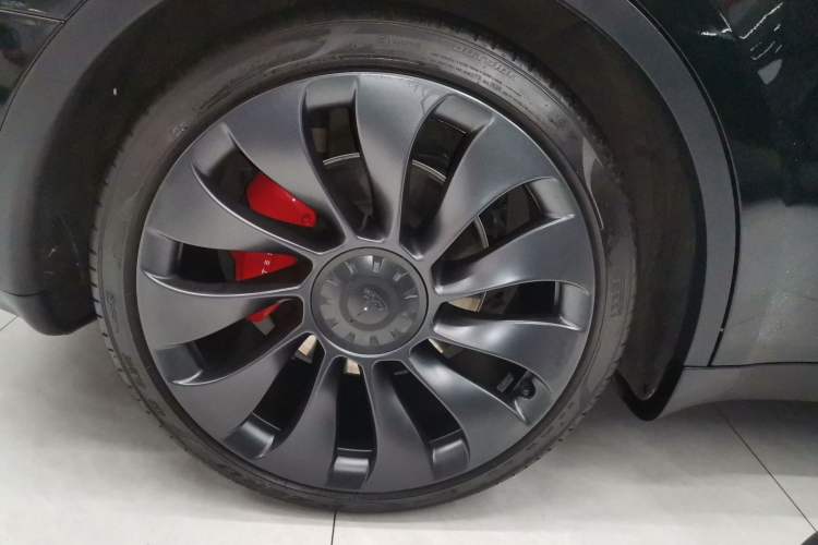 Used Tesla Model Y 2023 High-Performance All-Wheel-Drive Version