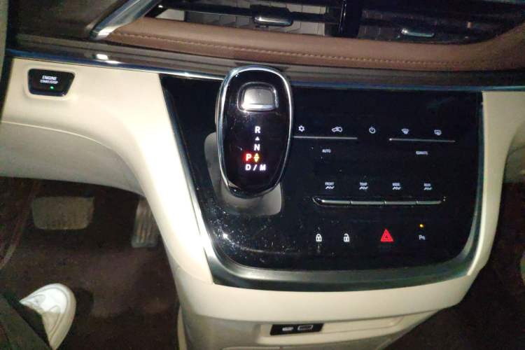 Used Buick GL8 2022 Land Cruiser Executive Class 652T Comfort Model
