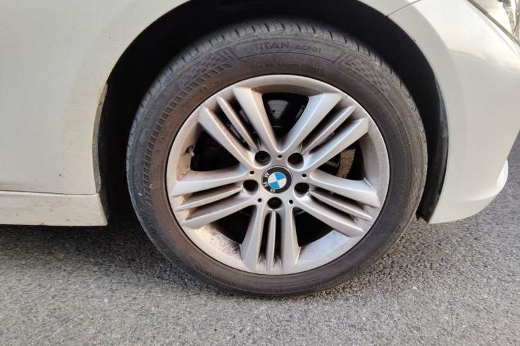 Used BMW 3 Series 2017 320Li xDrive Fashion Model Right Front Wheel Hub
