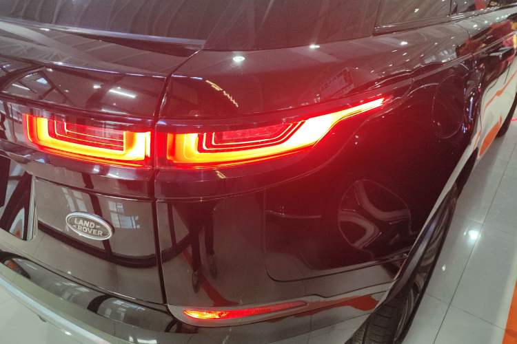 Used Land Rover Range Rover Velar 2017 P380 R-DYNAMIC SE
