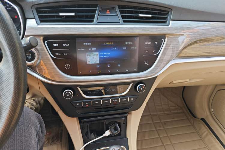 Used Geely Auto Emgrand 2017 Sedan Million Edition 1.5L Manual Luxury Model
