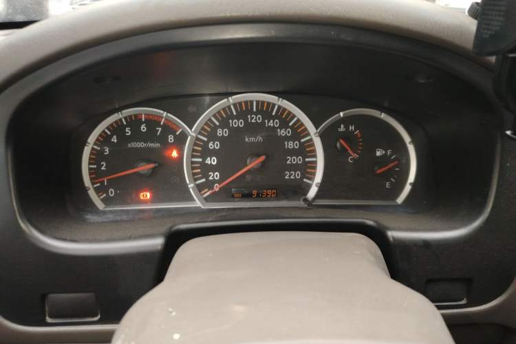 Used Nissan ZN Van 2013 2.4L Two-Wheel Drive Standard Model with 5 Seats