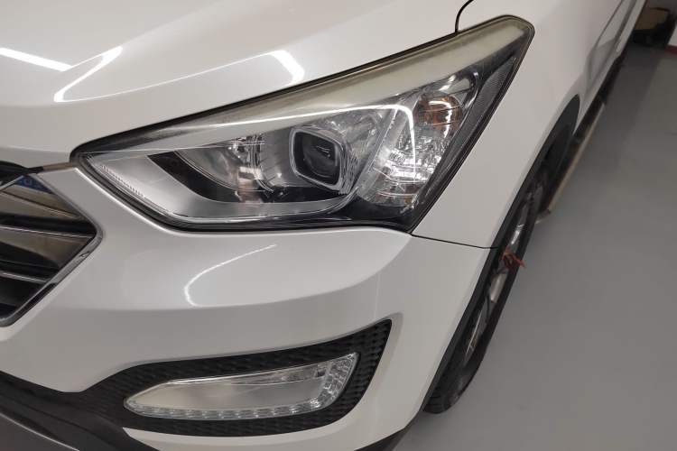 Used Hyundai Santa Fe 2013 2.4L Automatic Two-Wheel Drive Smart Version