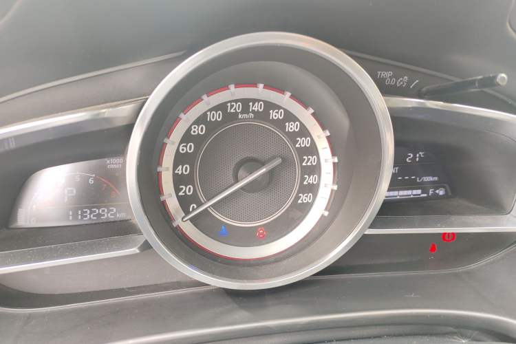 Used Mazda 3 Axela 2016 Sedan 1.5L Automatic Luxury Model