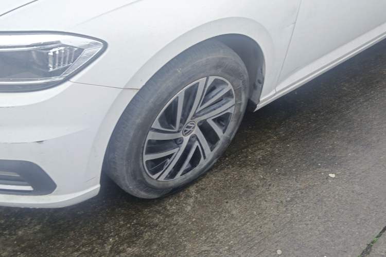 Used Volkswagen Lavida 2021 1.5L Automatic Comfort Edition Left Front Wheel Hub