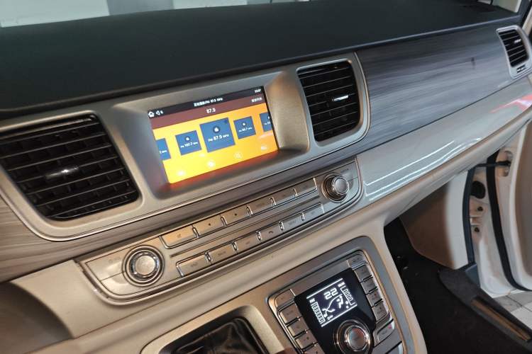 Used SAIC MAXUS G10 2018 PLUS 2.4L Manual Elite Edition