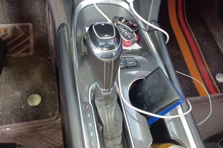 Used Chevrolet Malibu XL 2019 535T CVT Active Version Gear Lever